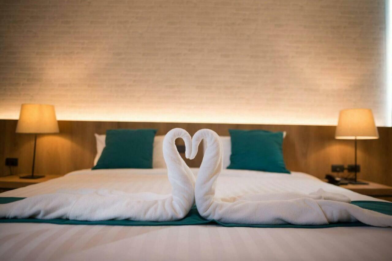B Stay Hotel Bangkok Bagian luar foto