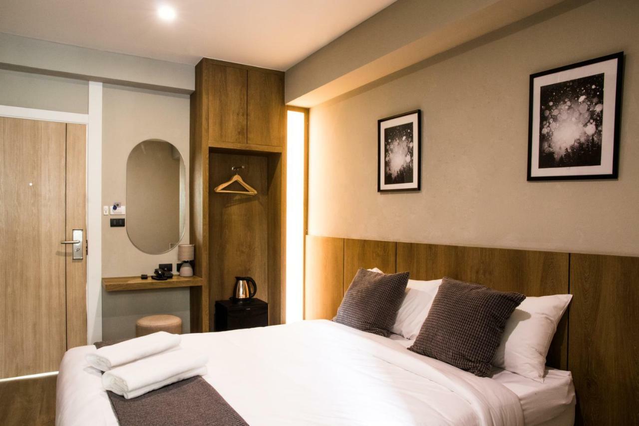B Stay Hotel Bangkok Bagian luar foto
